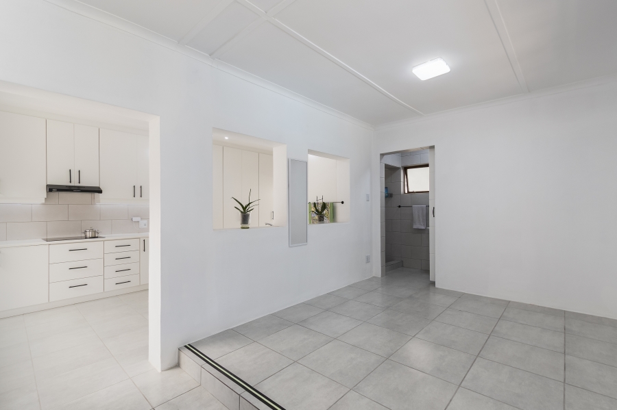 To Let 1 Bedroom Property for Rent in Longdown Western Cape